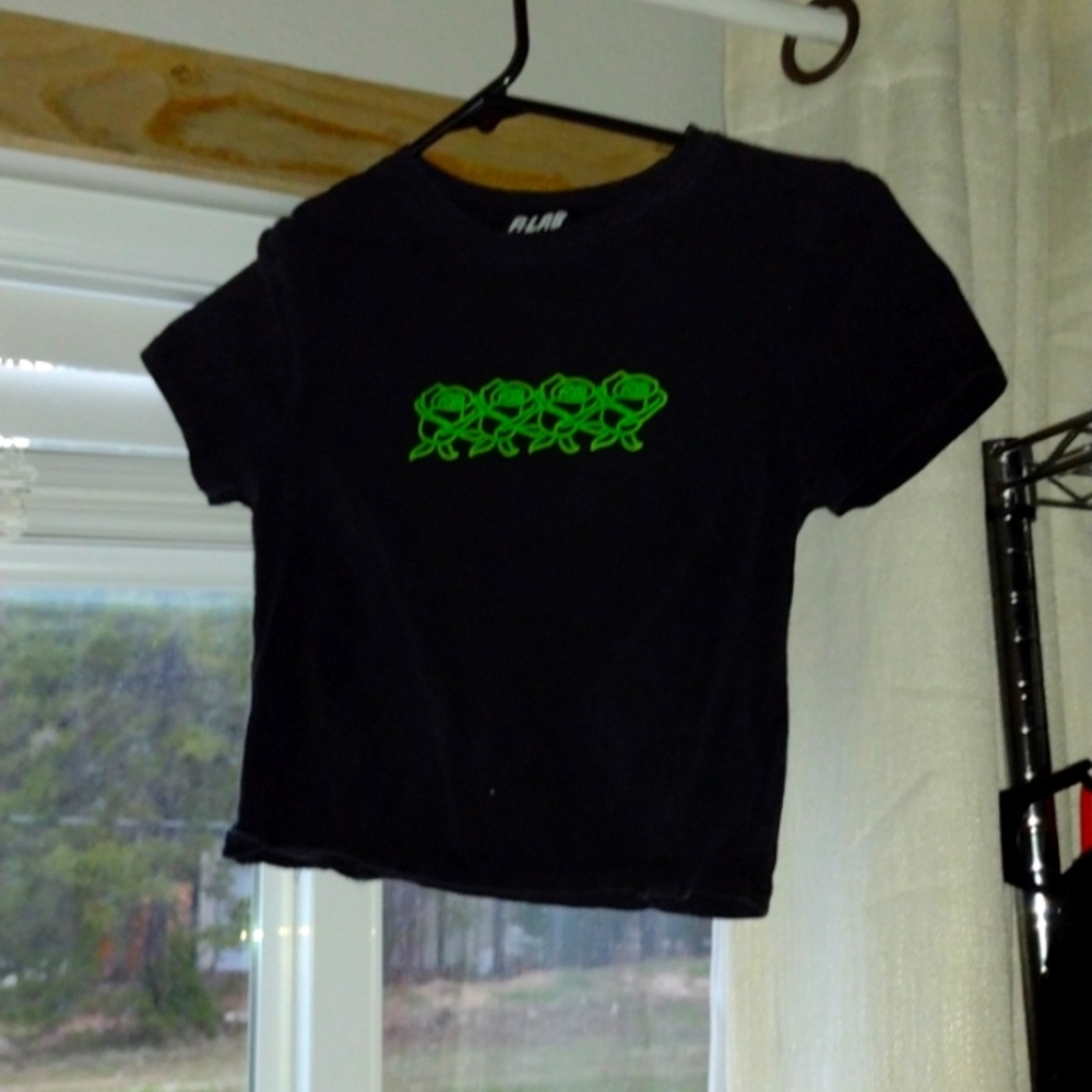 black and green rose croptop xs